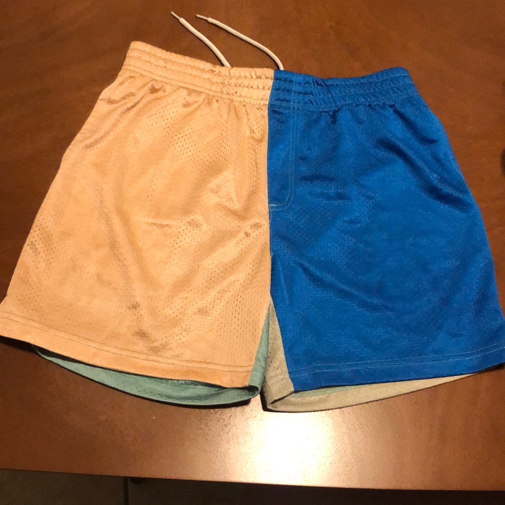 Men’s Urban Outfitters medium colorblock shorts